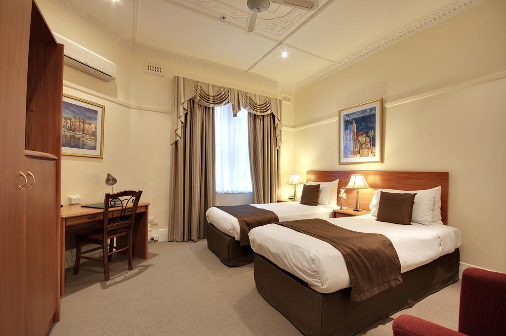 Hotel Charsfield Melbourne Exterior photo