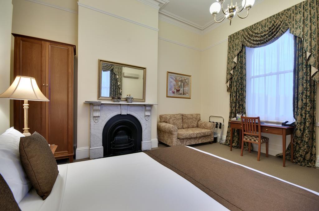 Hotel Charsfield Melbourne Room photo